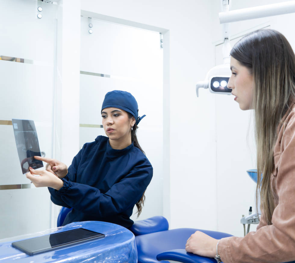 Especialistas en:&nbsp;Cirugía maxilofacial