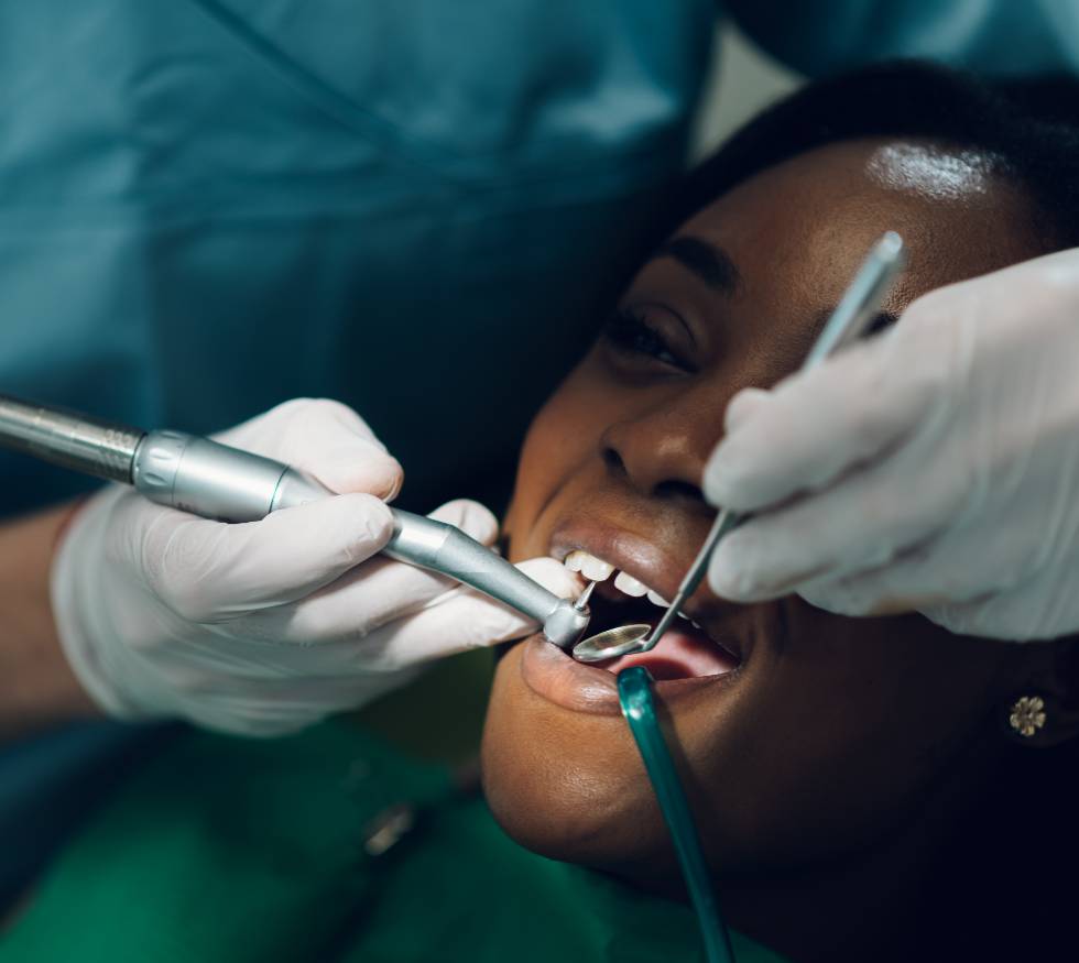 ¿Qué es una limpieza profunda dental y cuándo se recomienda?