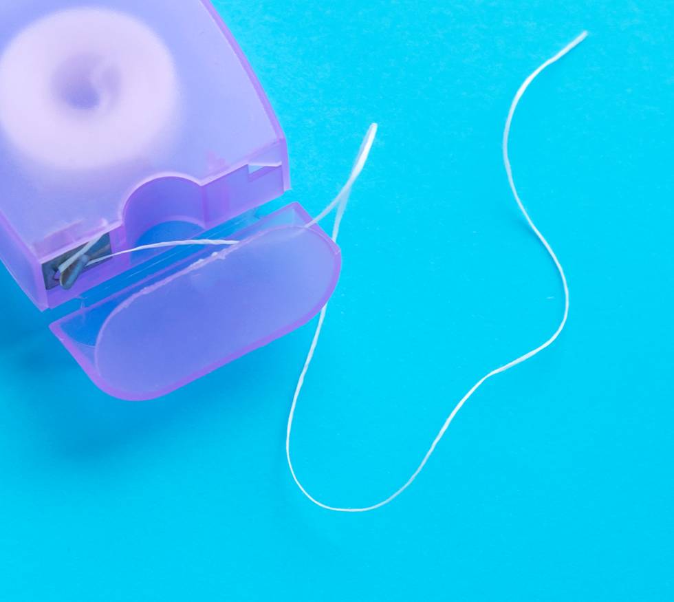 ¿Qué pasa en tu boca cuando dejas de usar hilo dental?